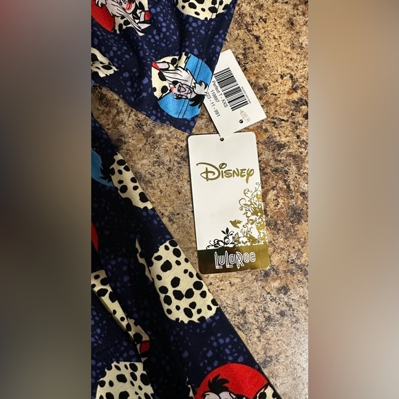 NWT Lularoe Disney Size XXSmall Perfect T Shirt Cruella DeVille Oversized - Picture 8 of 16